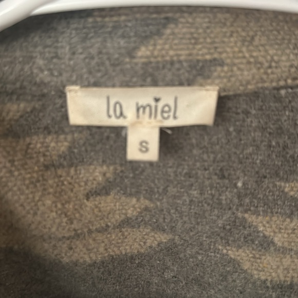 Like new Aztec jacket - Picture 3 of 3